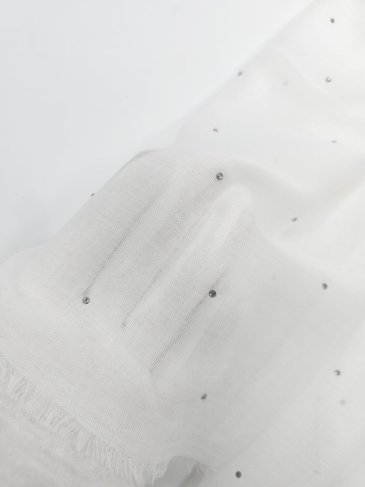 شال كريستالي كبير وخفيف الوزن