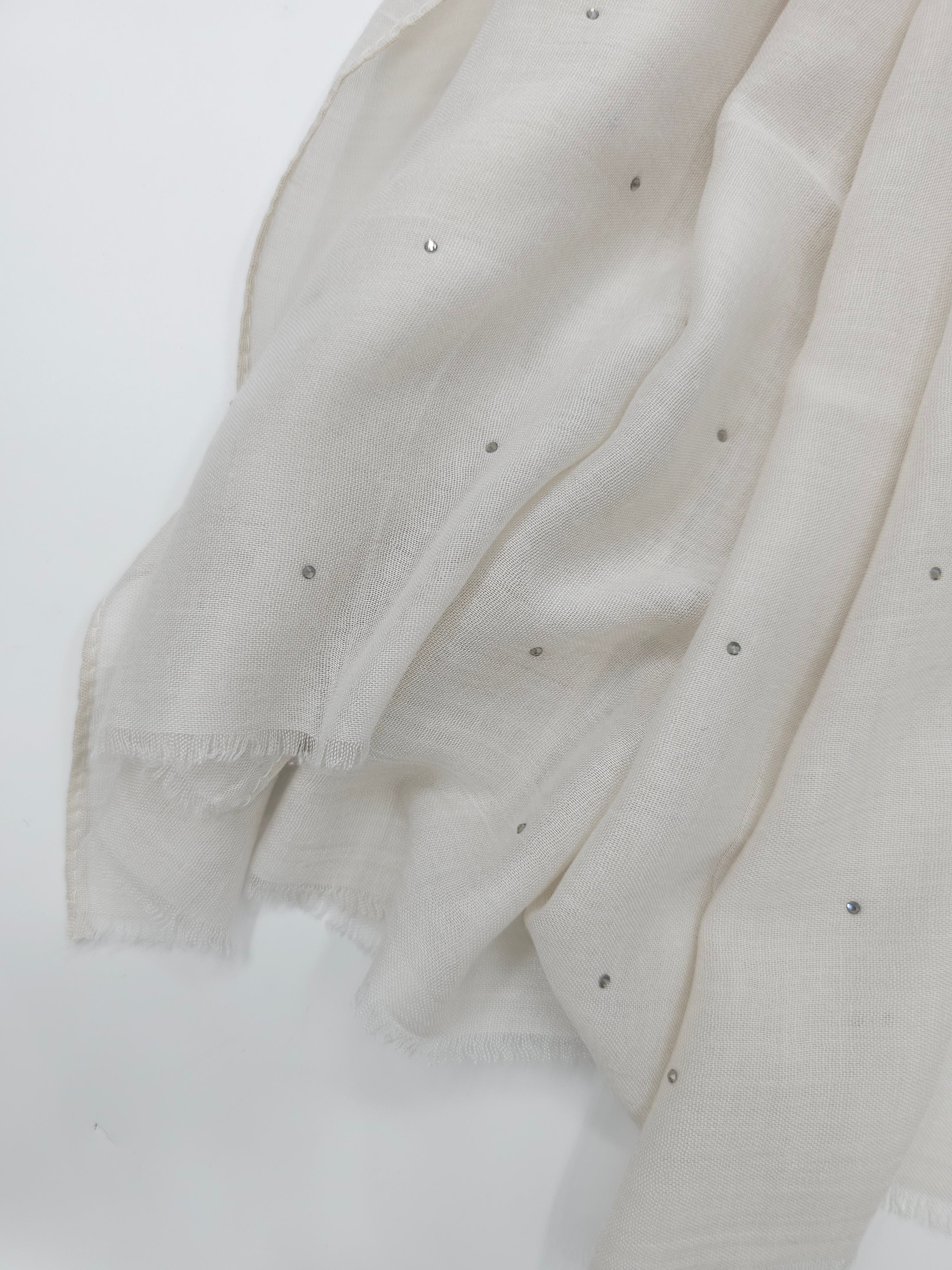 شال كريستالي كبير وخفيف الوزن