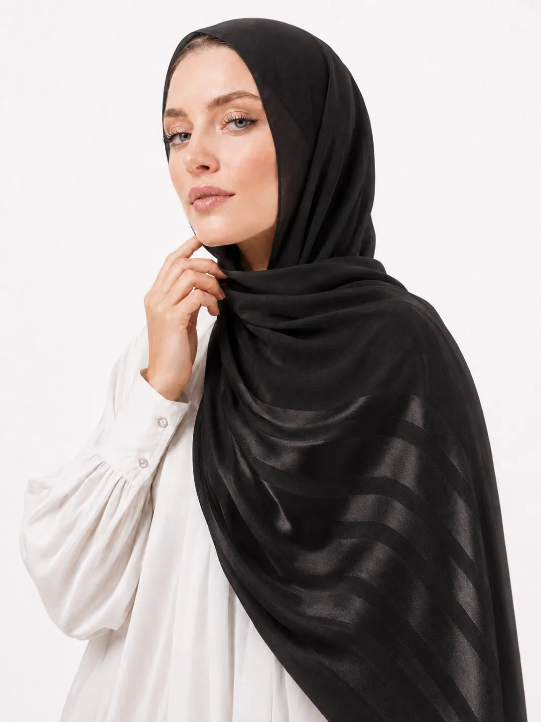 نصف كتان مع نصف خطوط ساتان