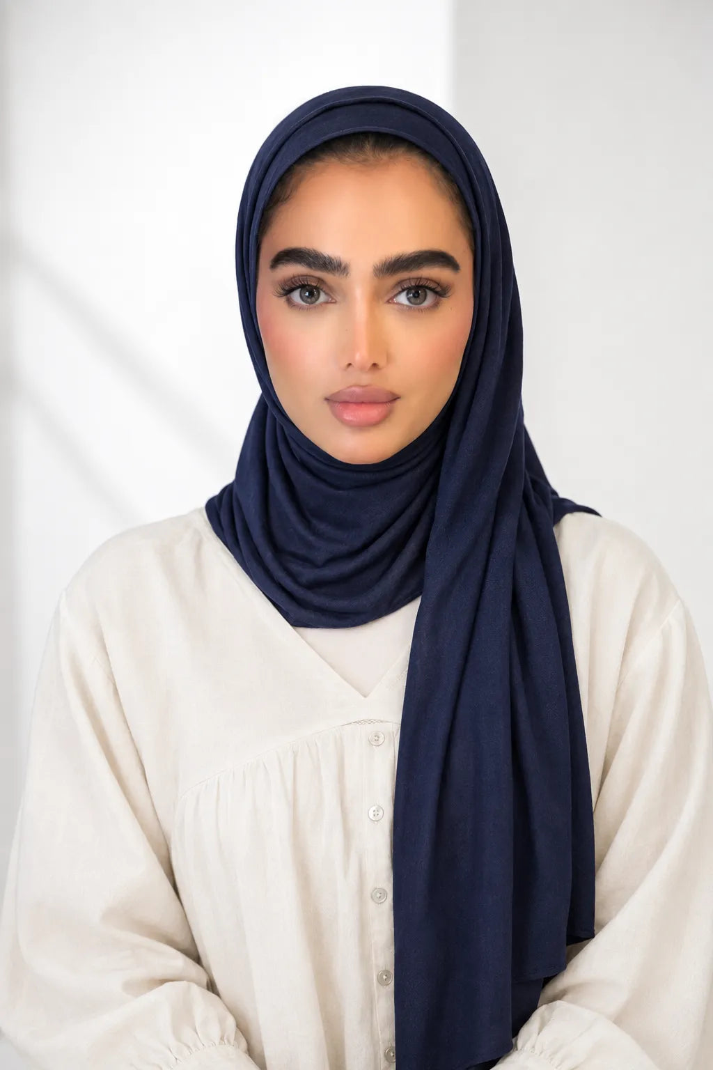 حجاب قصير من القطن الإما