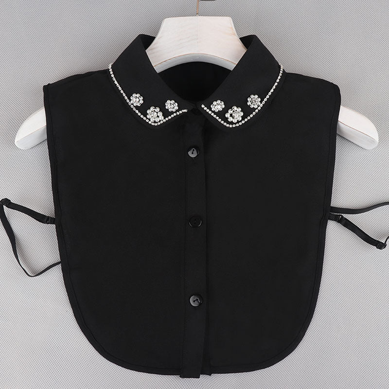 طوق ديكي مزين بأحجار الراين