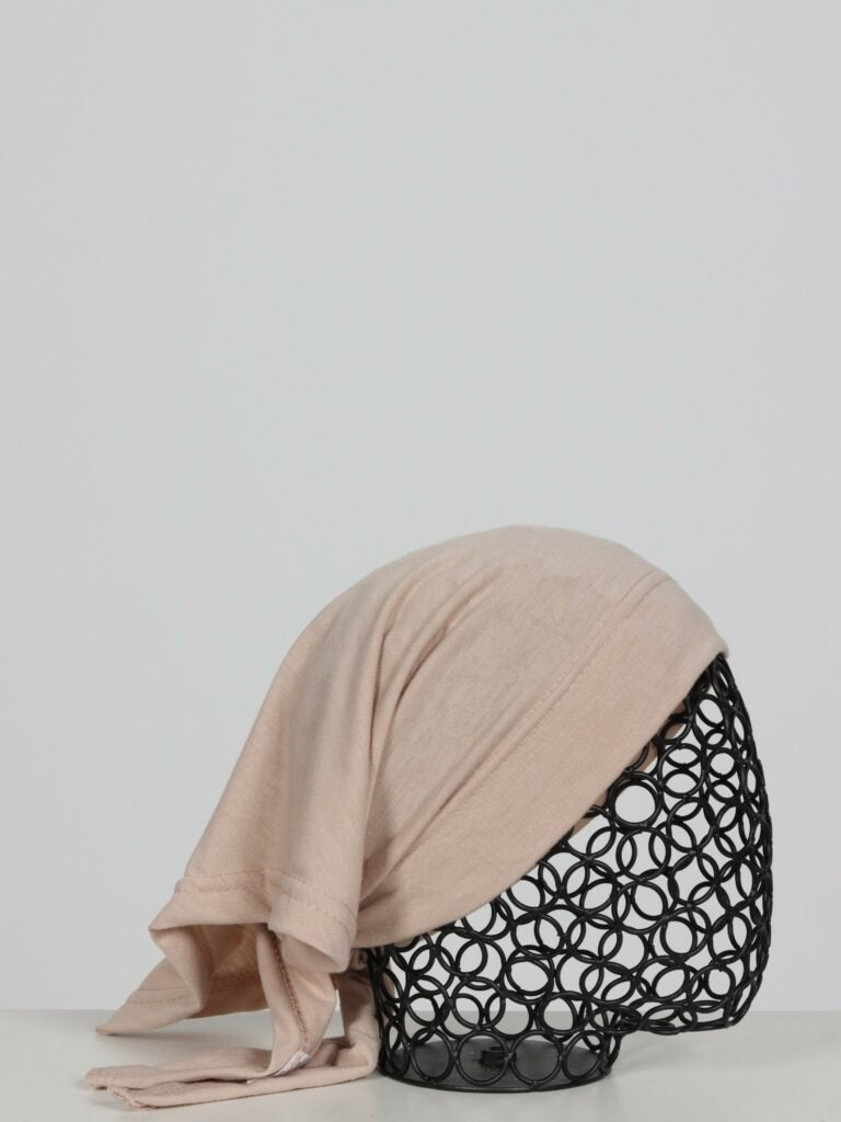 Triangular undercap for women