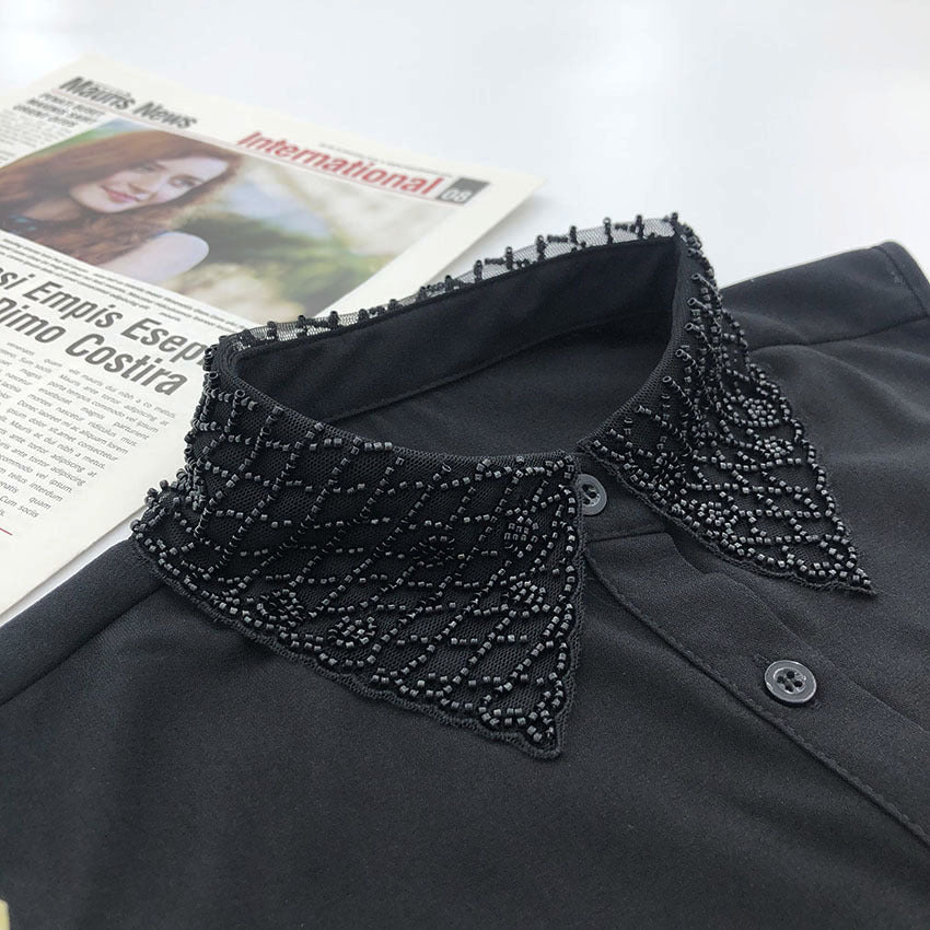 طوق ديكي مزين بأحجار الراين