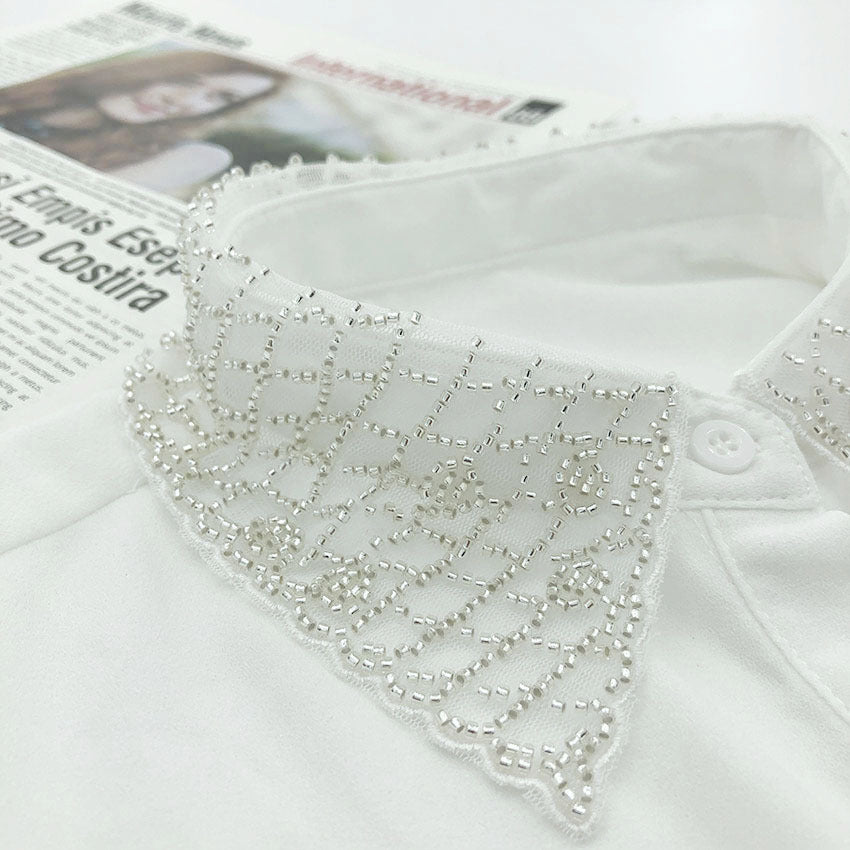 طوق ديكي مزين بأحجار الراين