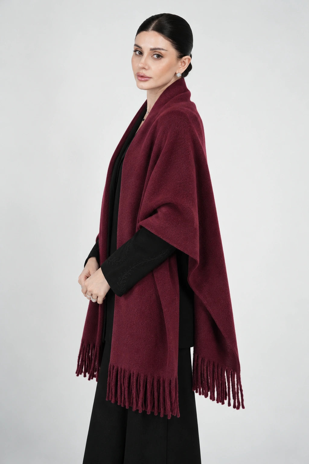 Original Wool Shawl – Dark Burgundy – side without glasses