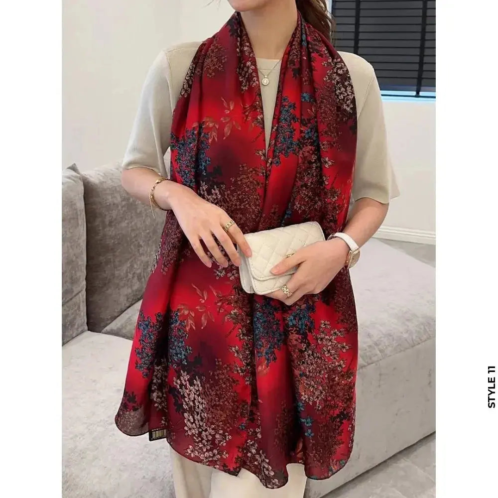 Chain print silk scarf 180*90
