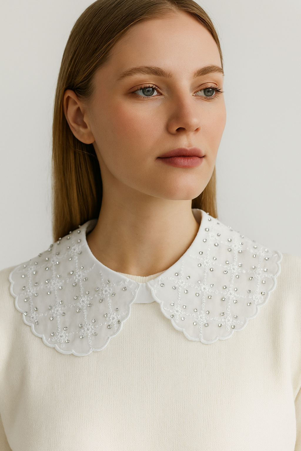 شال كريستالي بياقة وهمية