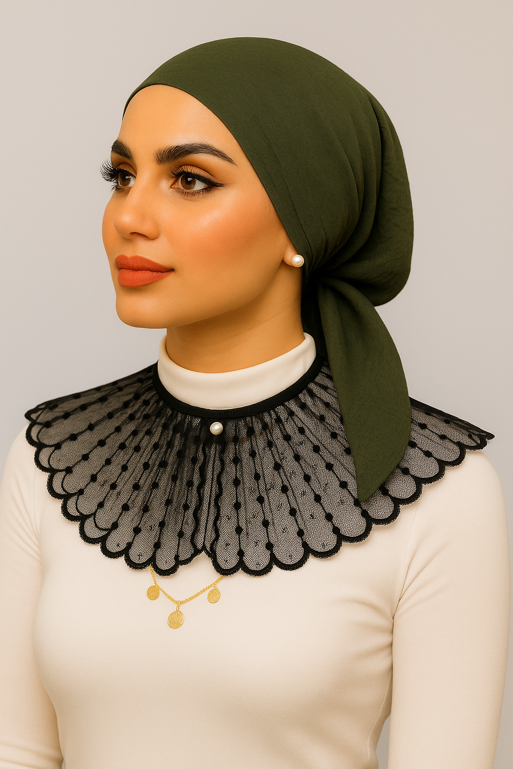 طوق ديكي مطرز بالزهور | ديكور من اللؤلؤ الصناعي