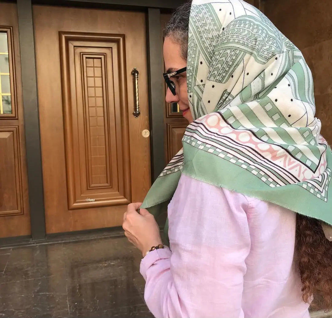 Viscose wool scarf Hijab Murabba 90*90 Smack Touch (Collars)