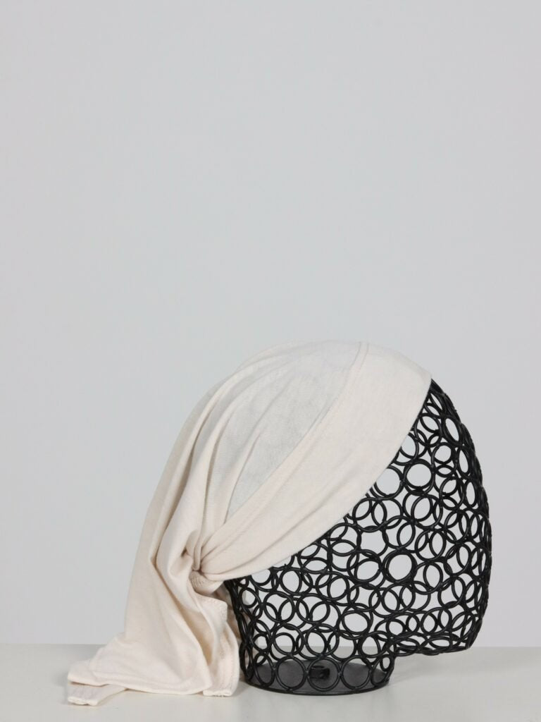 Triangular undercap for women