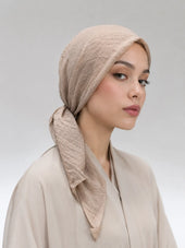 حجاب مربّع مجعد 90*90
