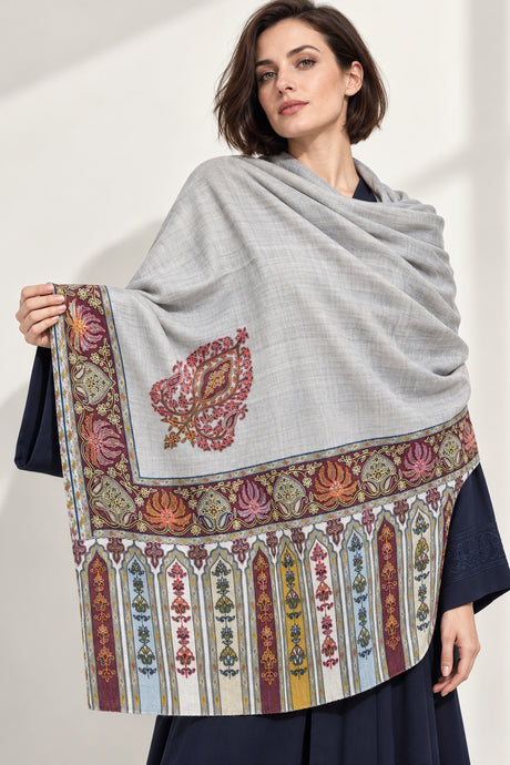 Premium Kalamkari Border #67 Pearl Grey Shawl — 01-model-closeup