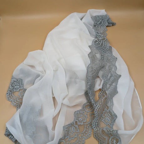 Chiffon scarf with L lace stitching