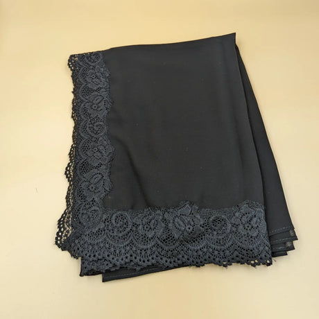 Chiffon scarf with L lace stitching