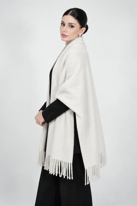 Original Wool Shawl – White – side without glasses