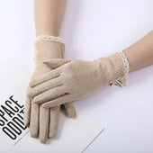 Sun Protection Polka Dotted Driving Gloves | دانتيل | Smack Touch (Gloves)