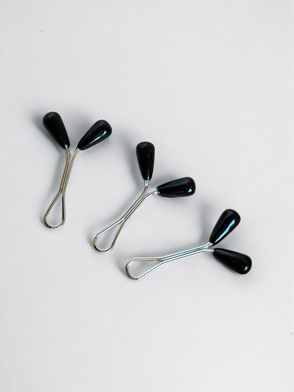 مشبك حجاب لؤلؤي أسود (3 قطع)