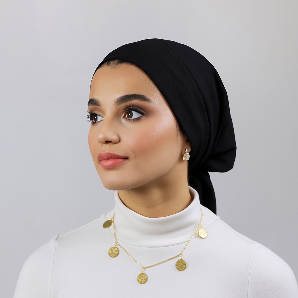 ربطة عنق أسفل الغطاء مع كرتونة