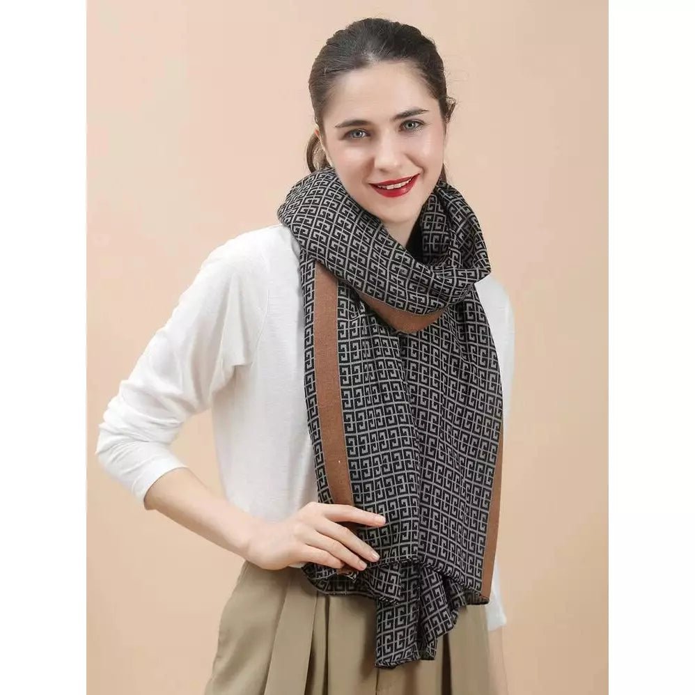 Graphic scarf for winter | Shawl