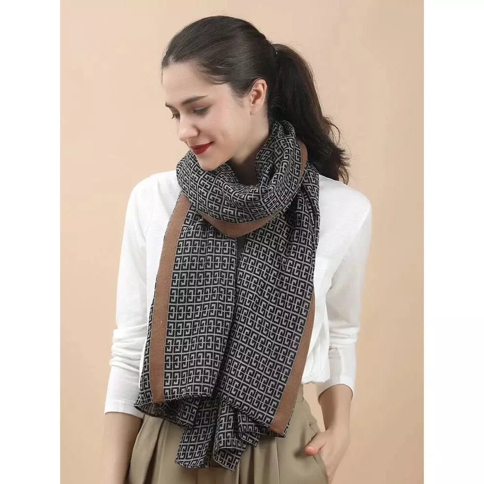 Graphic scarf for winter | Shawl