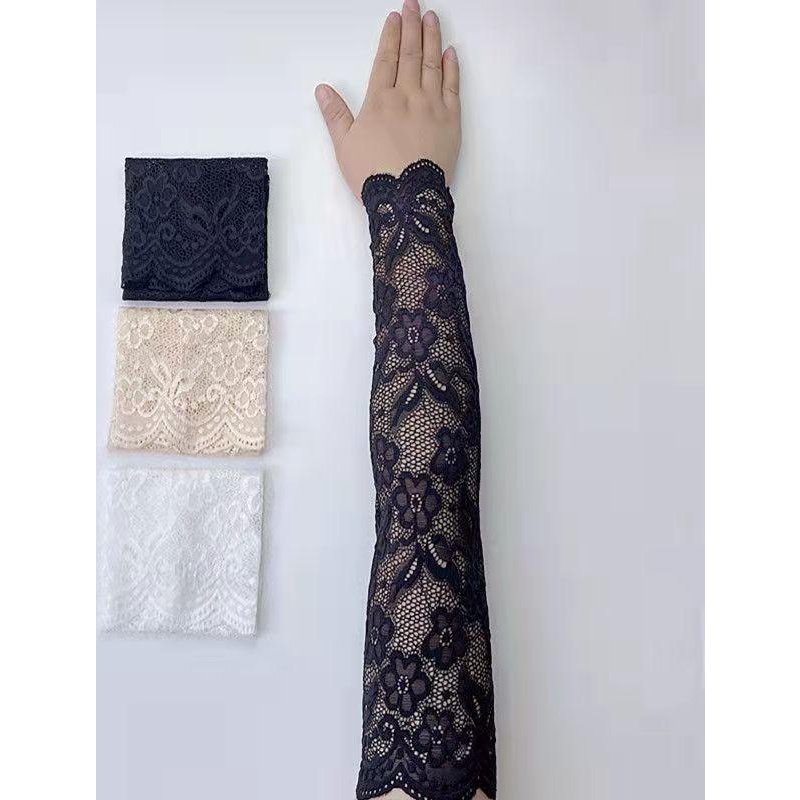 Lace gloves with floral design sleeves