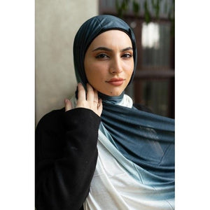 Kuwait Lady's Shaded Kleenex Scarf